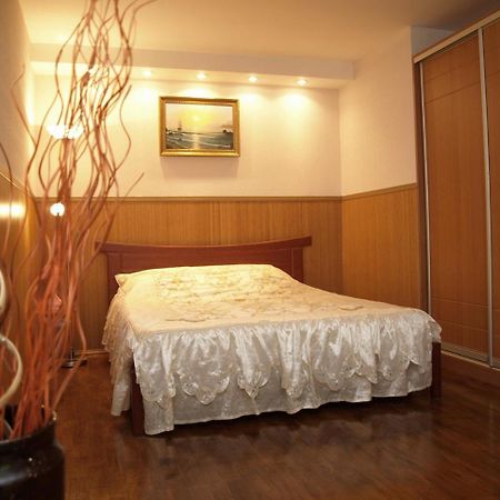 Apartment In The City Center Dnipro Eksteriør bilde
